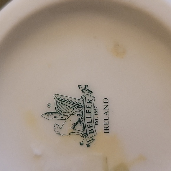 Belleek Baby Shamrock Cup - Picture 5 of 7